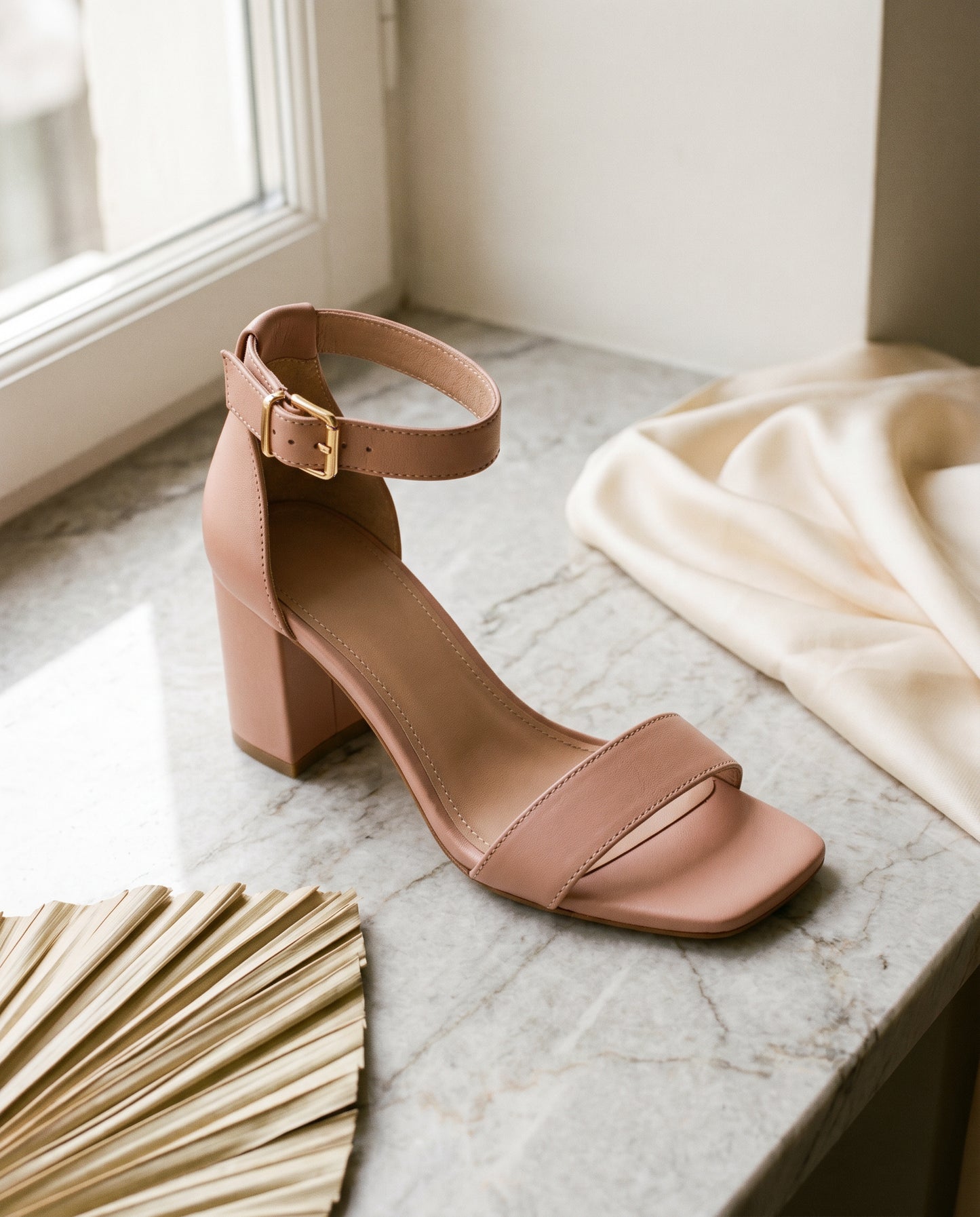 Flora Kitten-Heel-Sandale